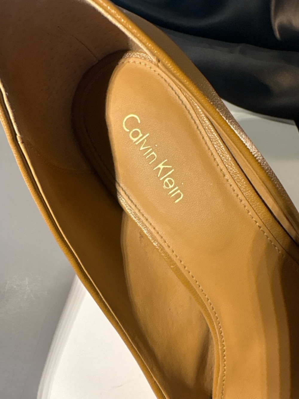 Calvin Klein Gayle Pumps Size 8 Tan Pointed Toe Heels Classic - Picture 4 of 7